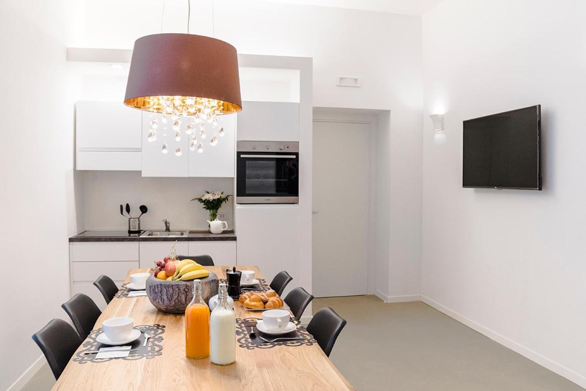 A Misura Duomo Rooms & Apartment - Ls Accommodations Nápoly Kültér fotó